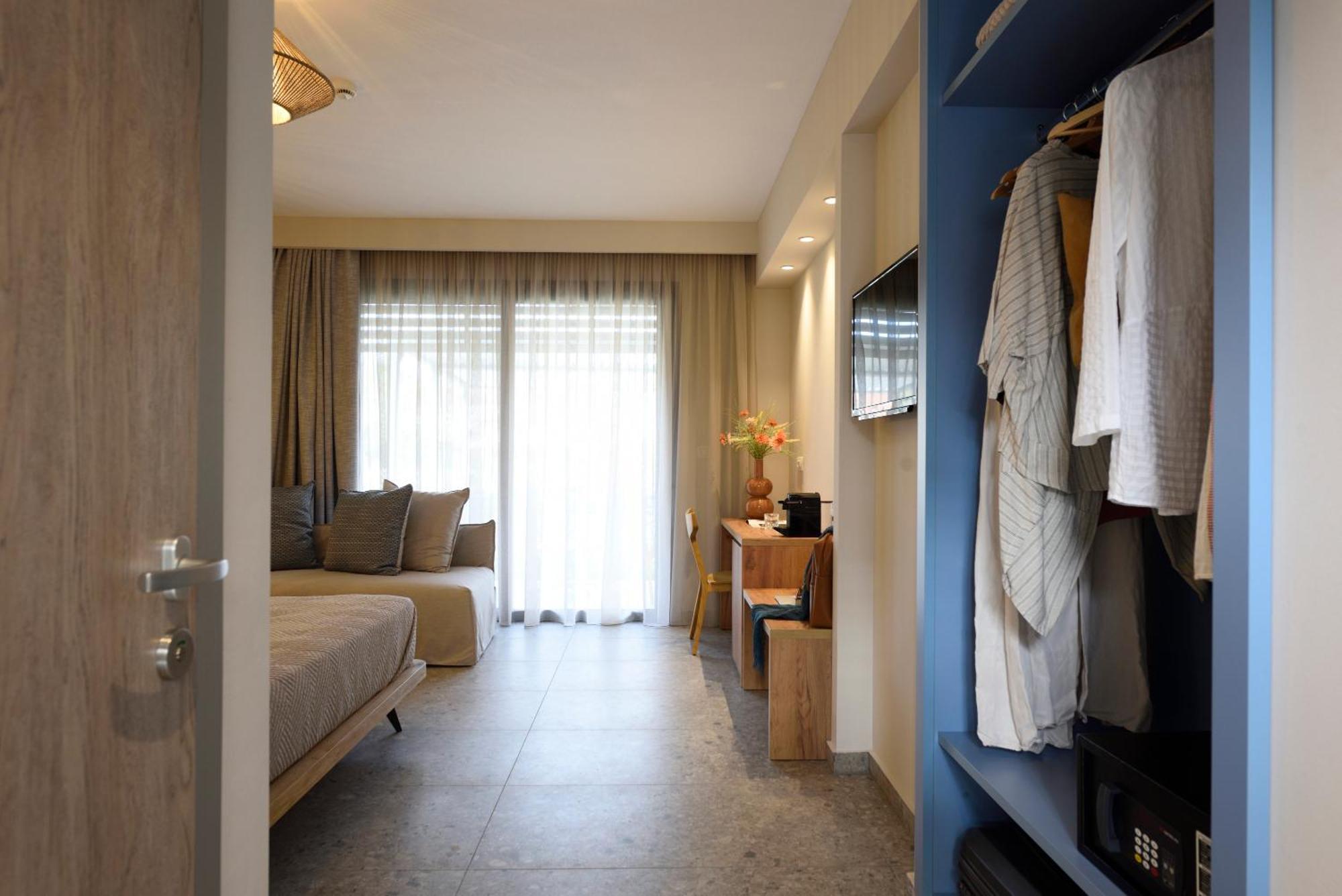 Falena Luxury Rooms Kalyves Polygyrou 外观 照片